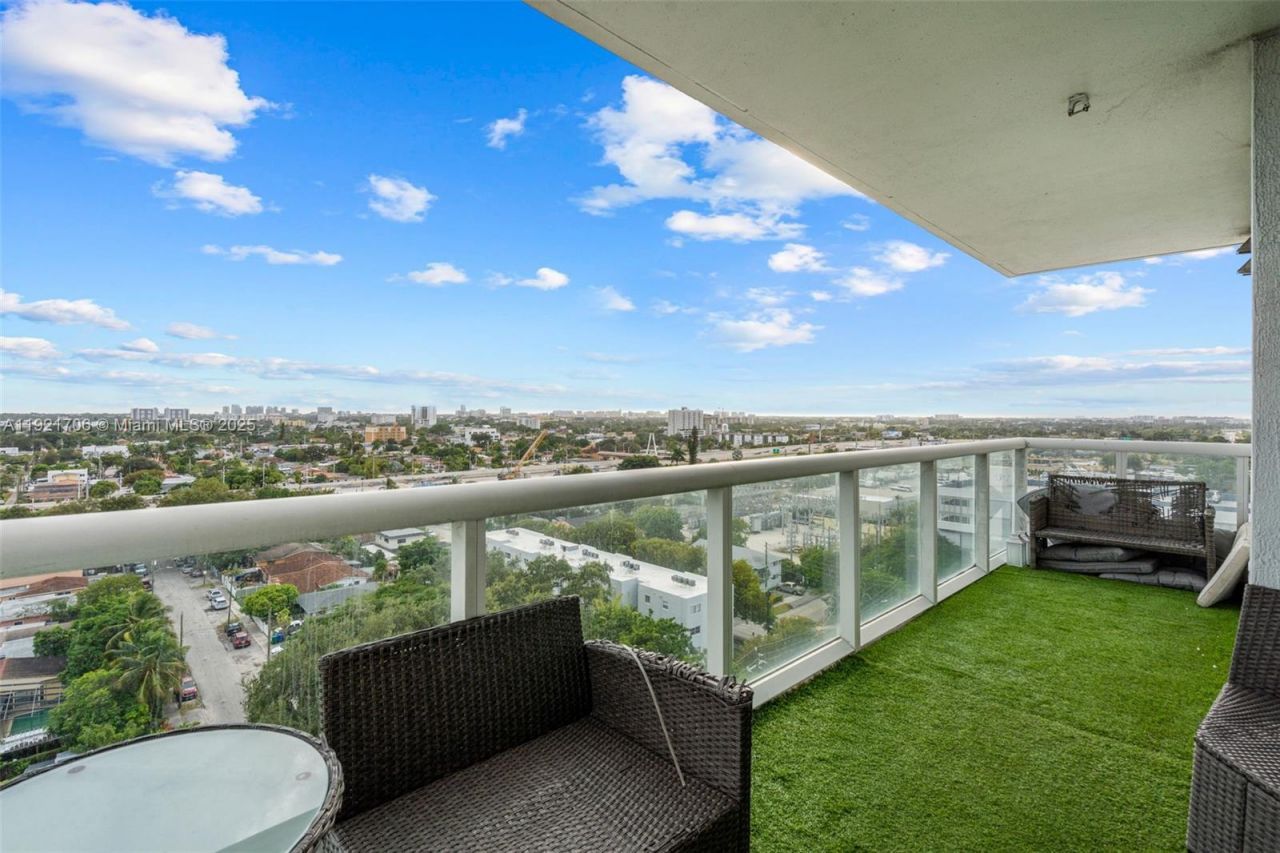 1871 NW S River Dr, Unit 1402, Miami, FL 33125 Photo