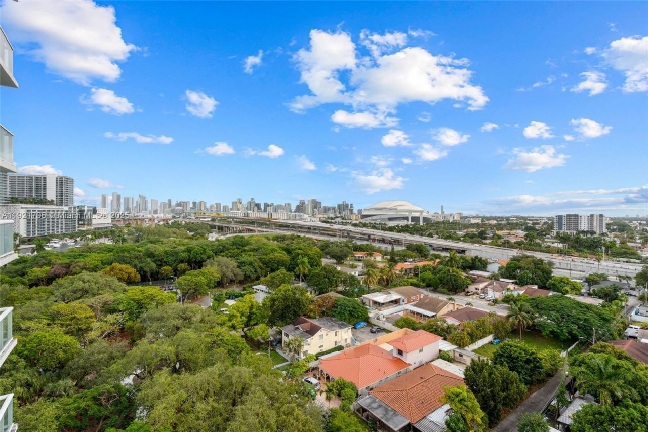 1871 NW S River Dr, Unit 1402, Miami, FL 33125 Photo