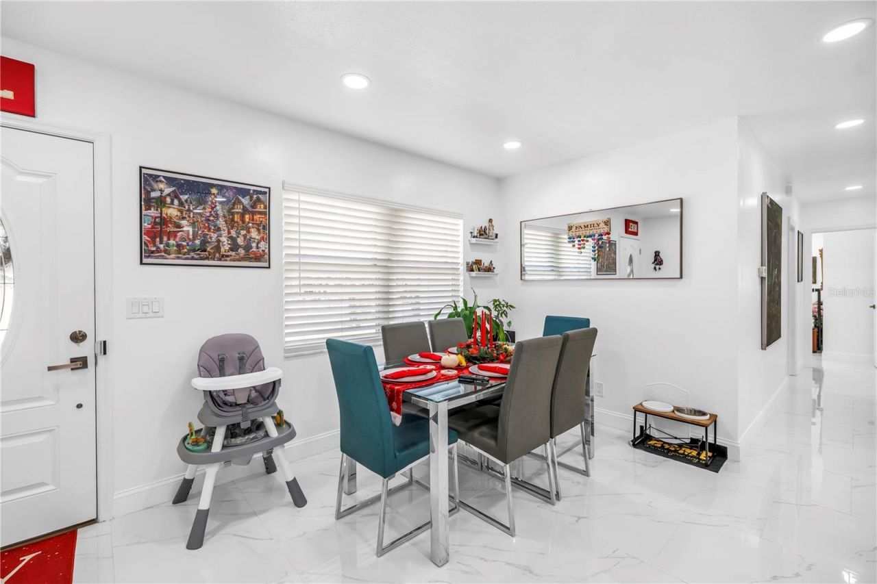 13216 Forest Hills Drive, Tampa, FL 33612 Photo