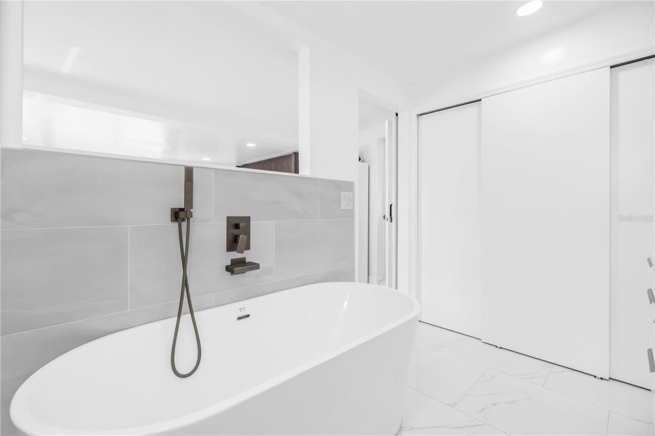 13216 Forest Hills Drive, Tampa, FL 33612 Photo