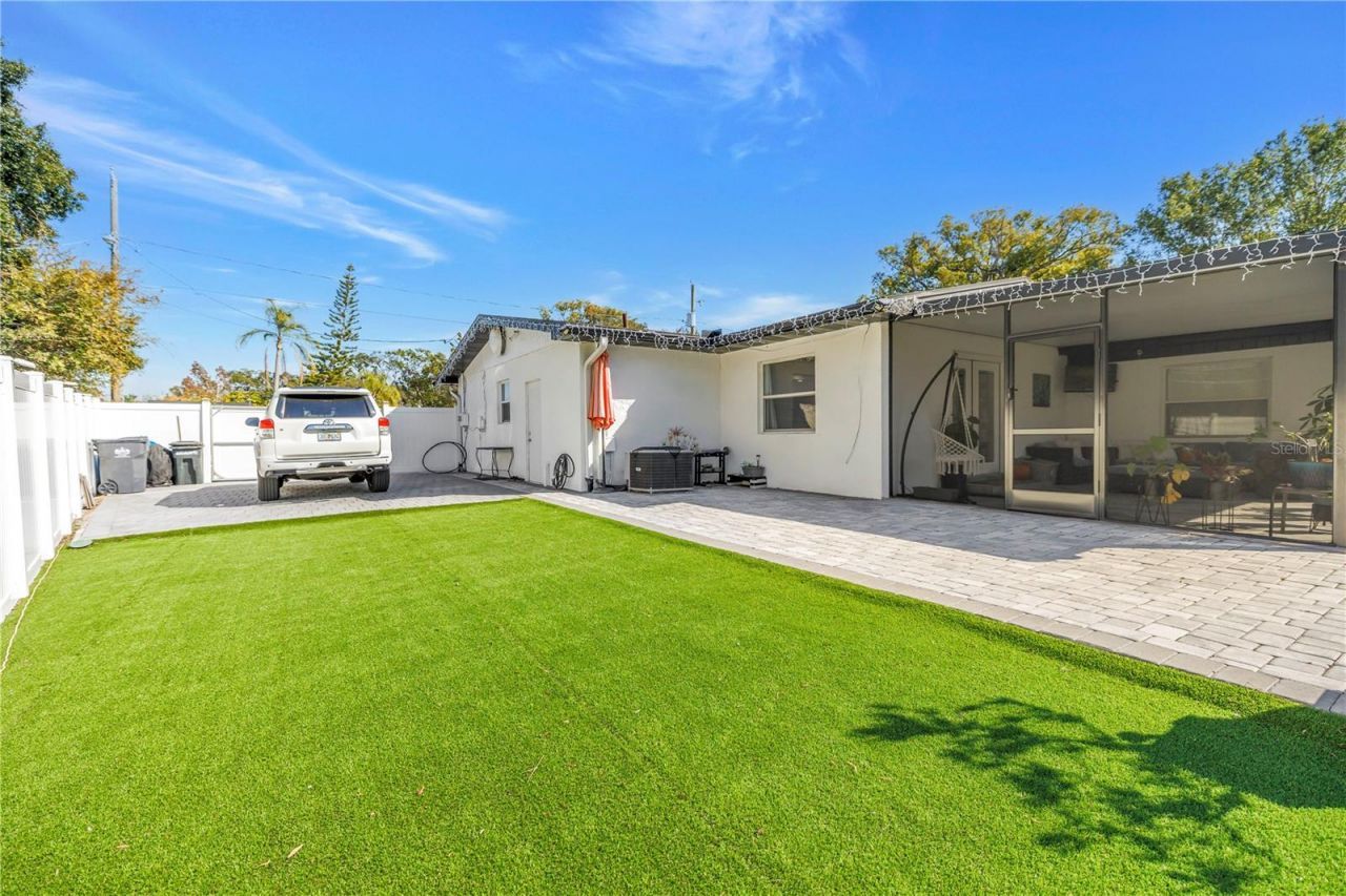 13216 Forest Hills Drive, Tampa, FL 33612 Photo