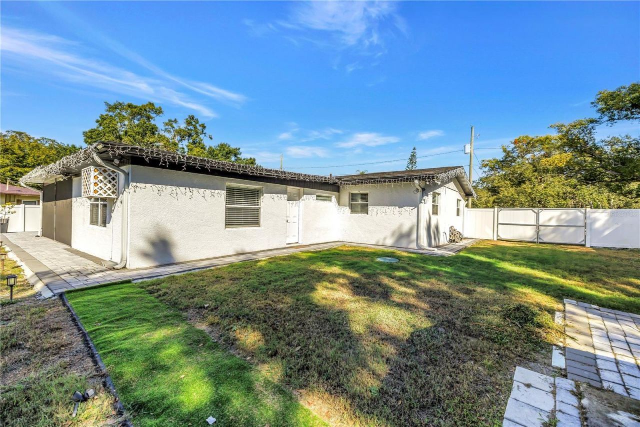 13216 Forest Hills Drive, Tampa, FL 33612 Photo