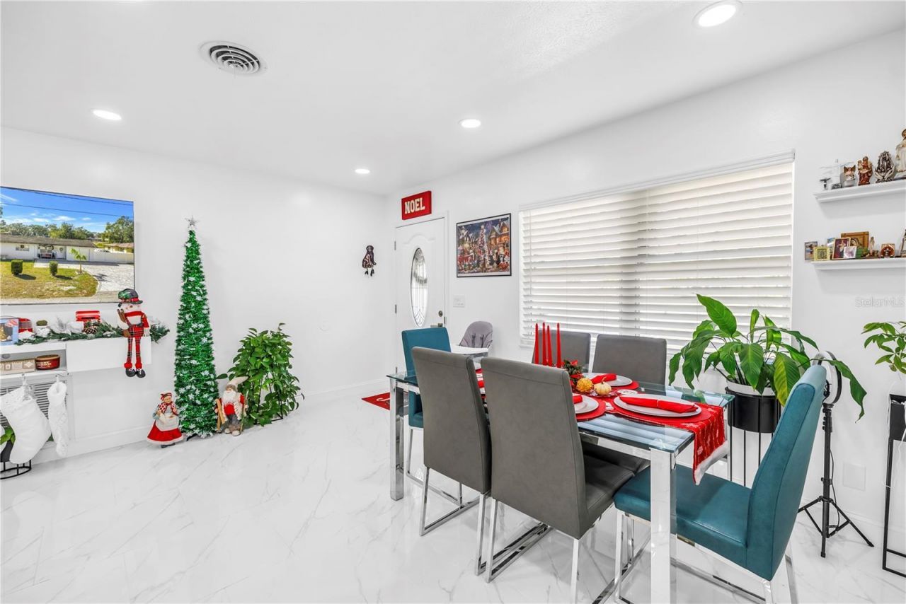 13216 Forest Hills Drive, Tampa, FL 33612 Photo