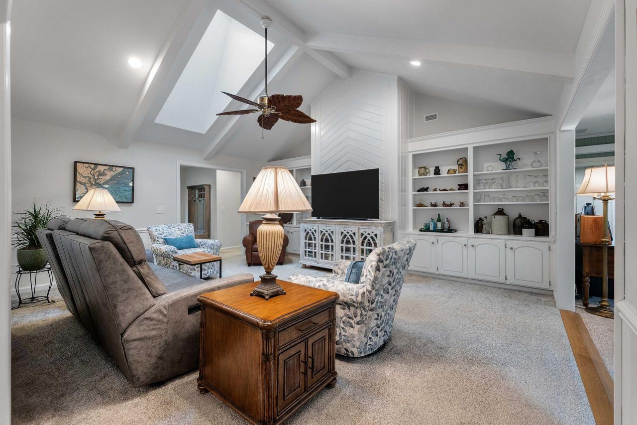 327 Low Oak Woods Road Photo 11