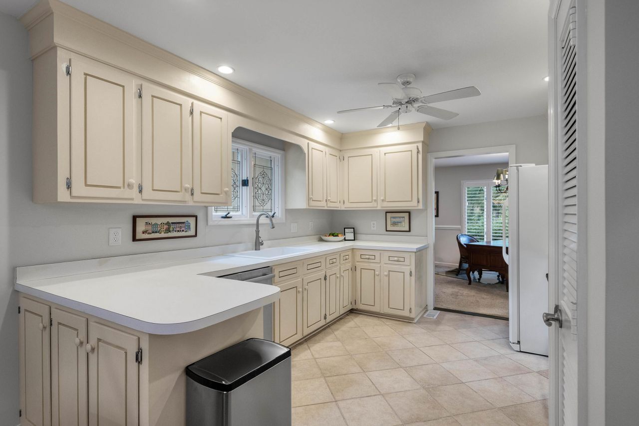 327 Low Oak Woods Road Photo 14