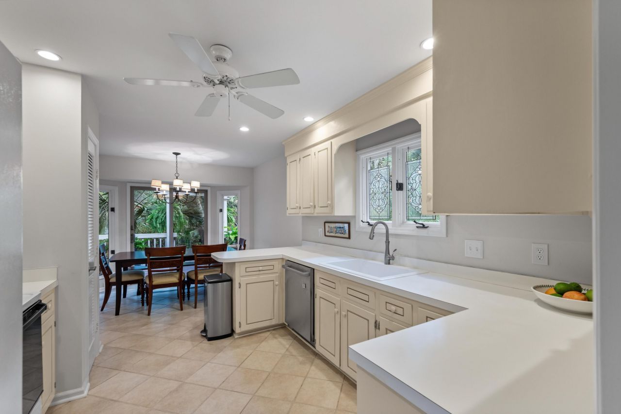 327 Low Oak Woods Road Photo 19