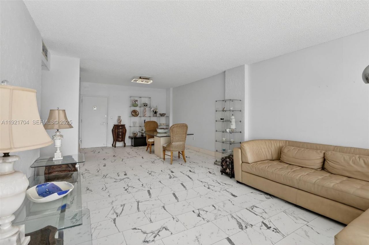 300 Bayview Dr, Unit 308, Sunny Isles Beach, FL 33160 Photo
