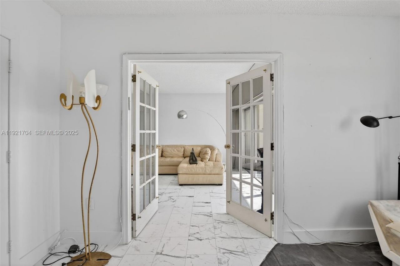 300 Bayview Dr, Unit 308, Sunny Isles Beach, FL 33160 Photo