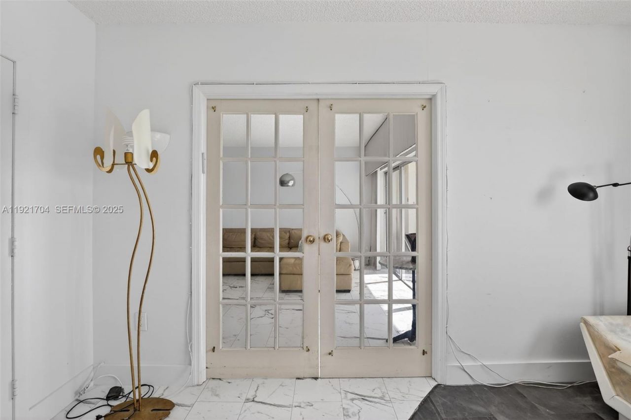 300 Bayview Dr, Unit 308, Sunny Isles Beach, FL 33160 Photo