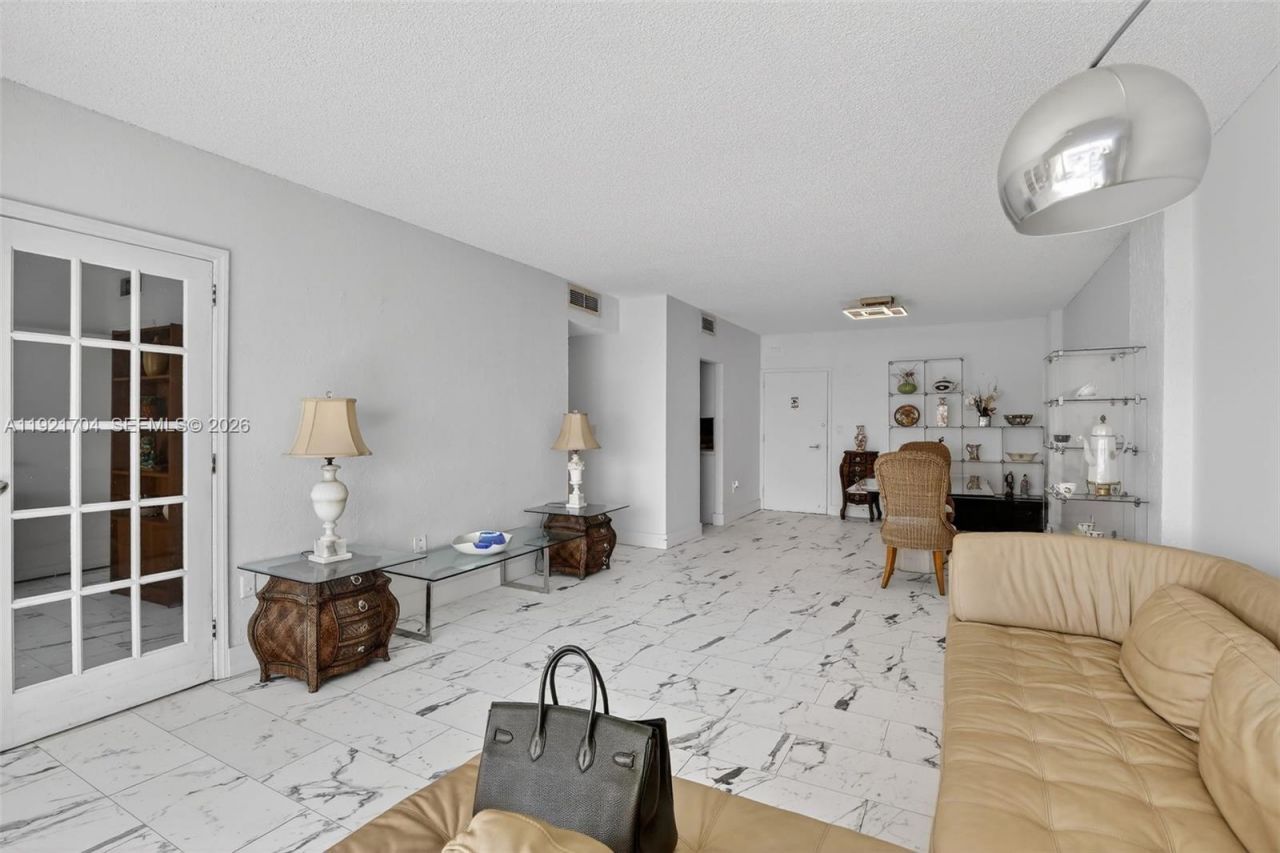 300 Bayview Dr, Unit 308, Sunny Isles Beach, FL 33160 Photo