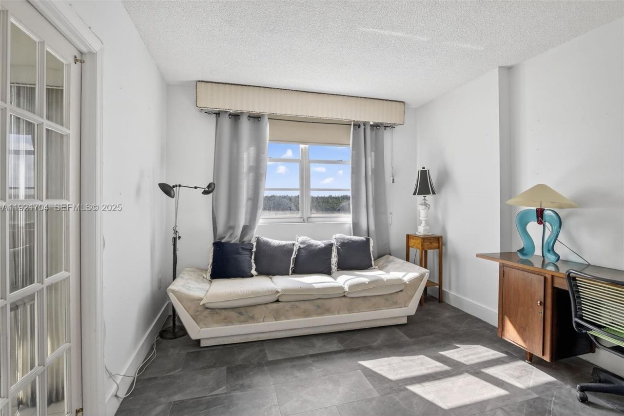 300 Bayview Dr, Unit 308, Sunny Isles Beach, FL 33160 Photo