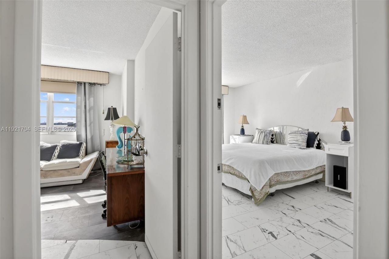 300 Bayview Dr, Unit 308, Sunny Isles Beach, FL 33160 Photo