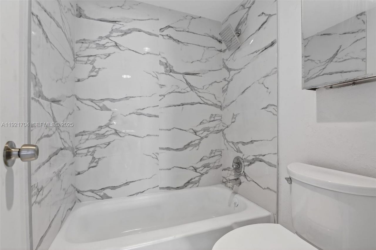 300 Bayview Dr, Unit 308, Sunny Isles Beach, FL 33160 Photo