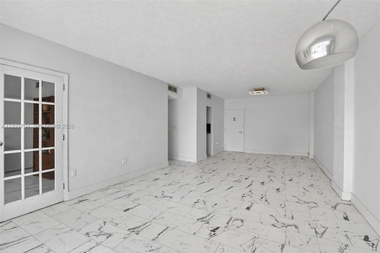 300 Bayview Dr, Unit 308, Sunny Isles Beach, FL 33160 Photo