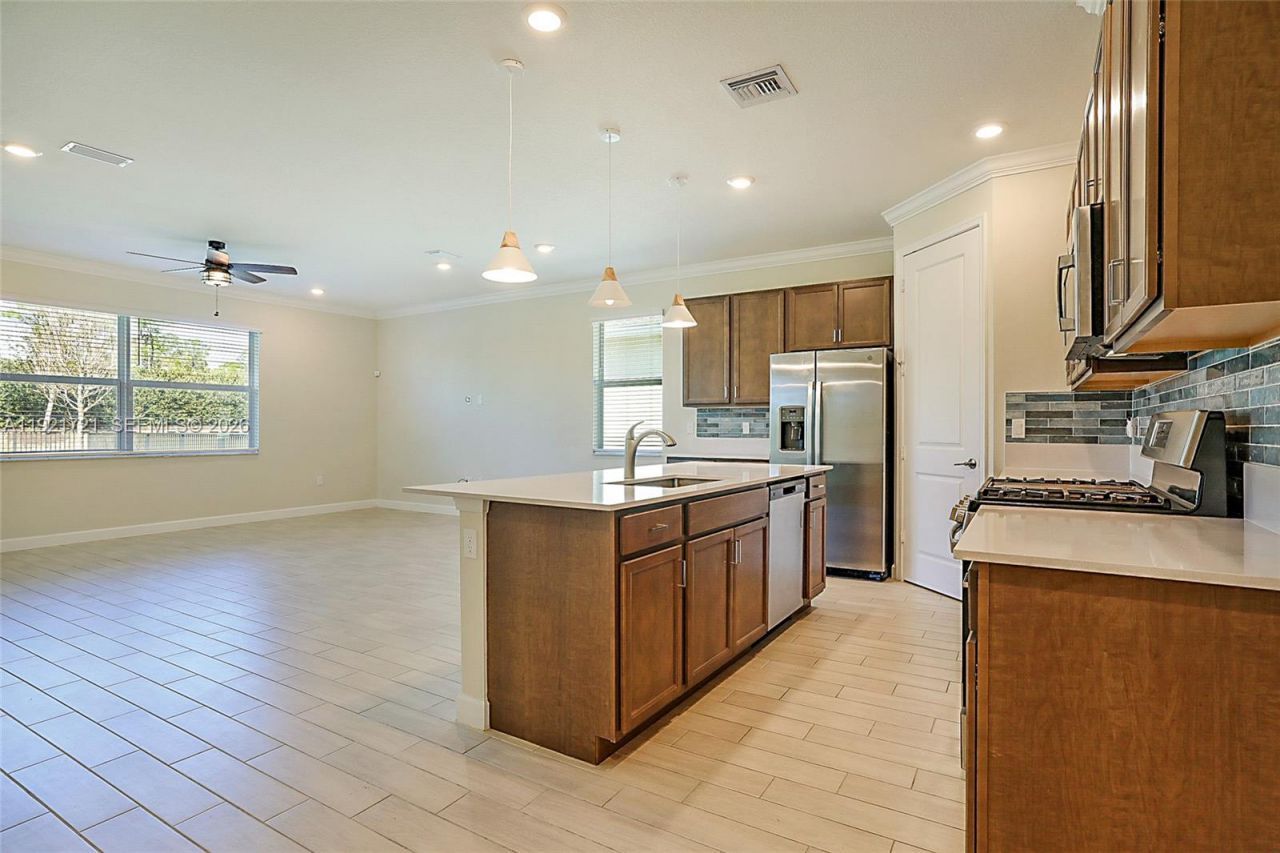 400 SE Mulberry Way, Port Saint Lucie, FL 34984 Photo