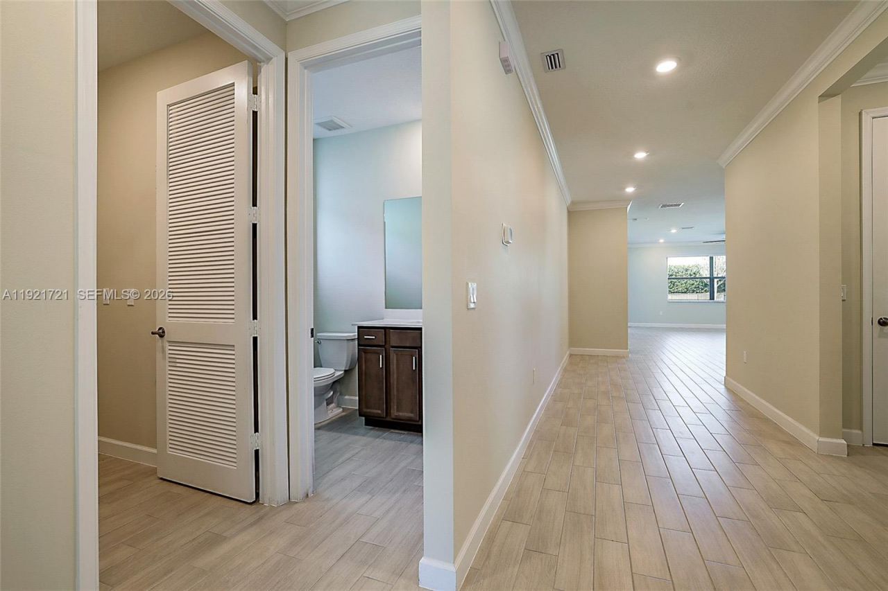 400 SE Mulberry Way, Port Saint Lucie, FL 34984 Photo