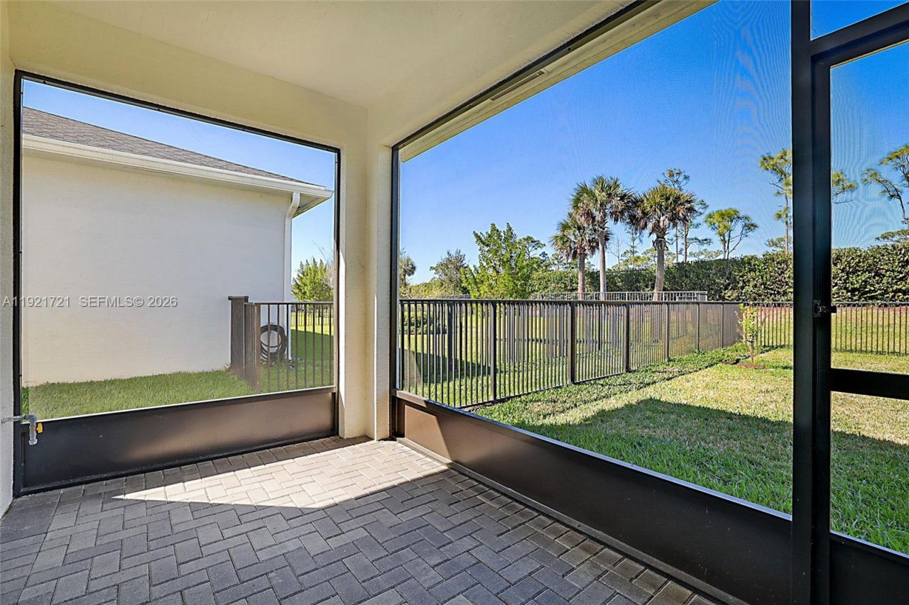 400 SE Mulberry Way, Port Saint Lucie, FL 34984 Photo