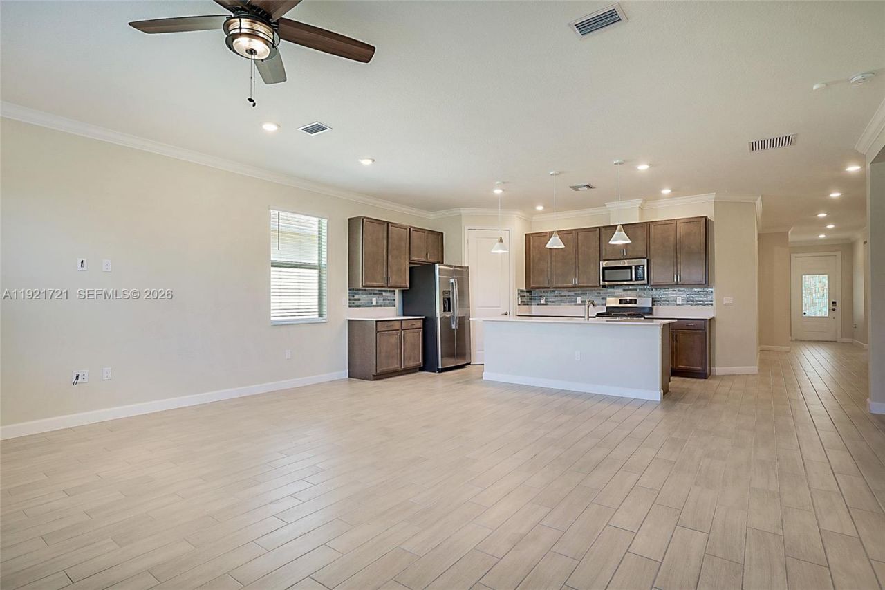 400 SE Mulberry Way, Port Saint Lucie, FL 34984 Photo