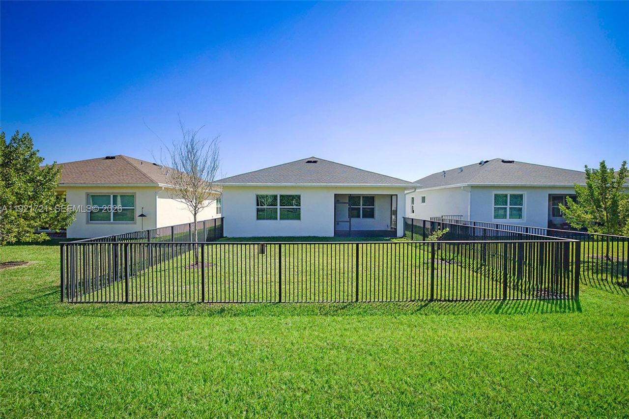 400 SE Mulberry Way, Port Saint Lucie, FL 34984 Photo