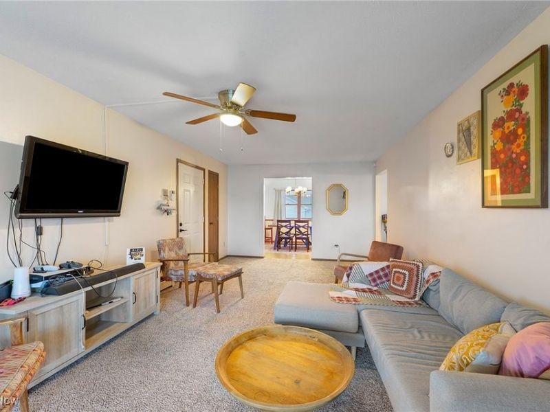 7357 Eisenhower Drive, Unit 6, Boardman, OH 44512 Photo 11