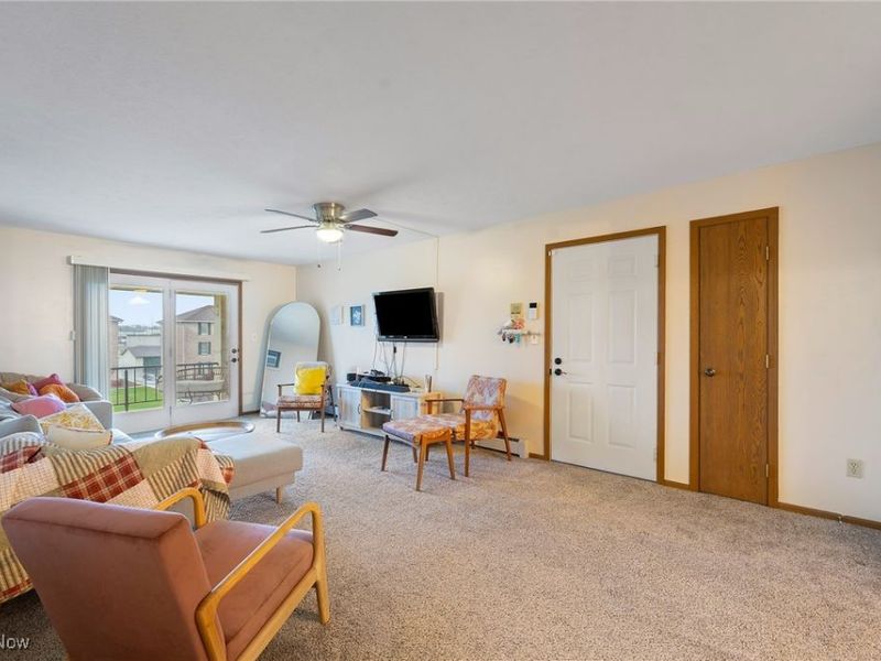 7357 Eisenhower Drive, Unit 6, Boardman, OH 44512 Photo 12