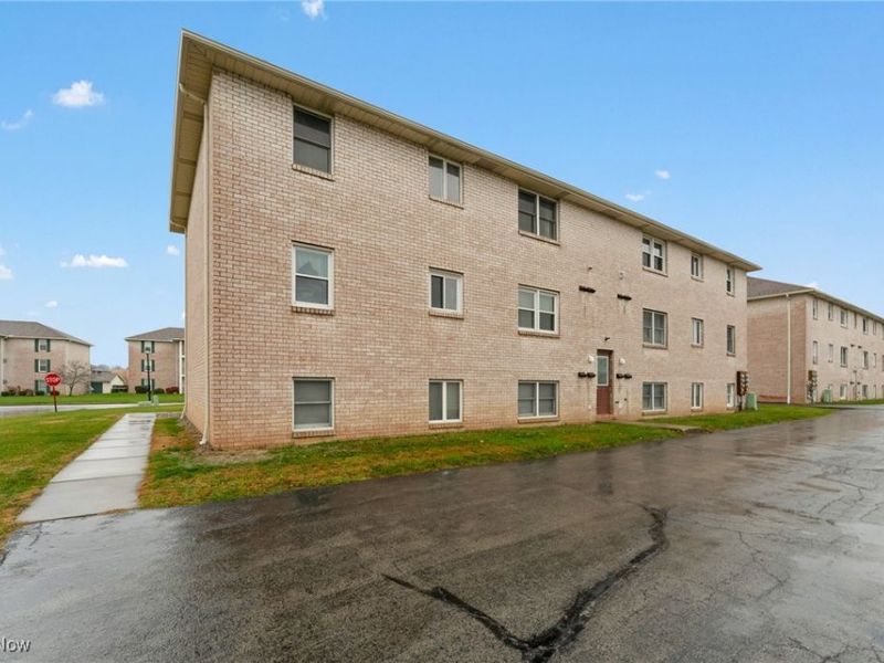 7357 Eisenhower Drive, Unit 6, Boardman, OH 44512 Photo 23