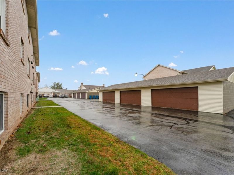 7357 Eisenhower Drive, Unit 6, Boardman, OH 44512 Photo 24