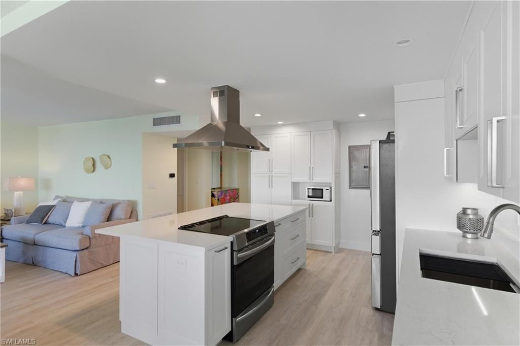 2316 Gulf Shore Blvd N, Unit 411, Naples, FL 34103 Photo