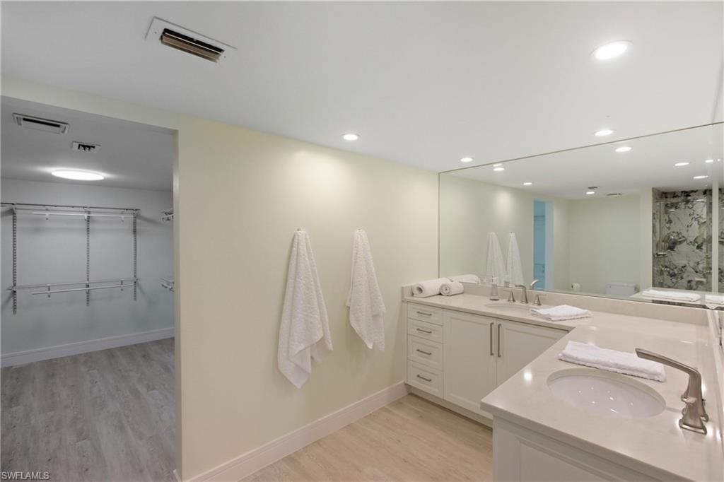 2316 Gulf Shore Blvd N, Unit 411, Naples, FL 34103 Photo