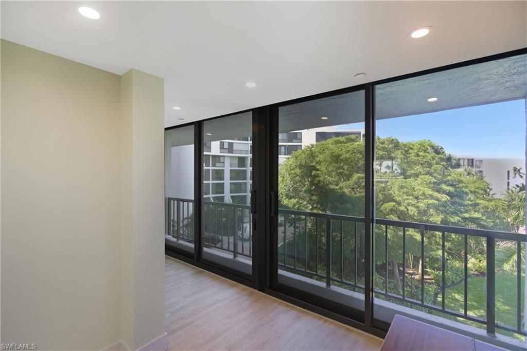 2316 Gulf Shore Blvd N, Unit 411, Naples, FL 34103 Photo