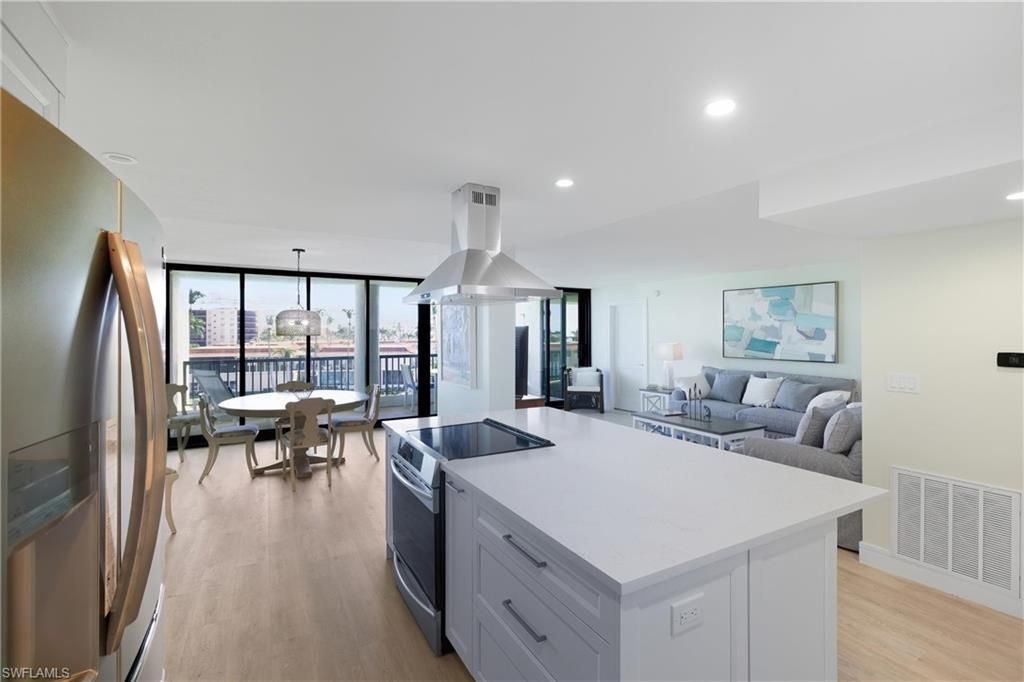 2316 Gulf Shore Blvd N, Unit 411, Naples, FL 34103 Photo