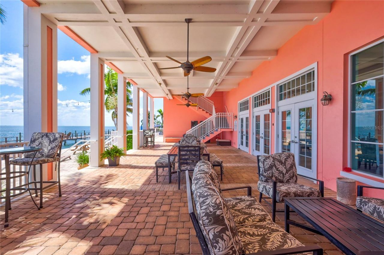 4875 Coquina Key Drive Se, Unit C, Saint Petersburg, FL 33705 Photo