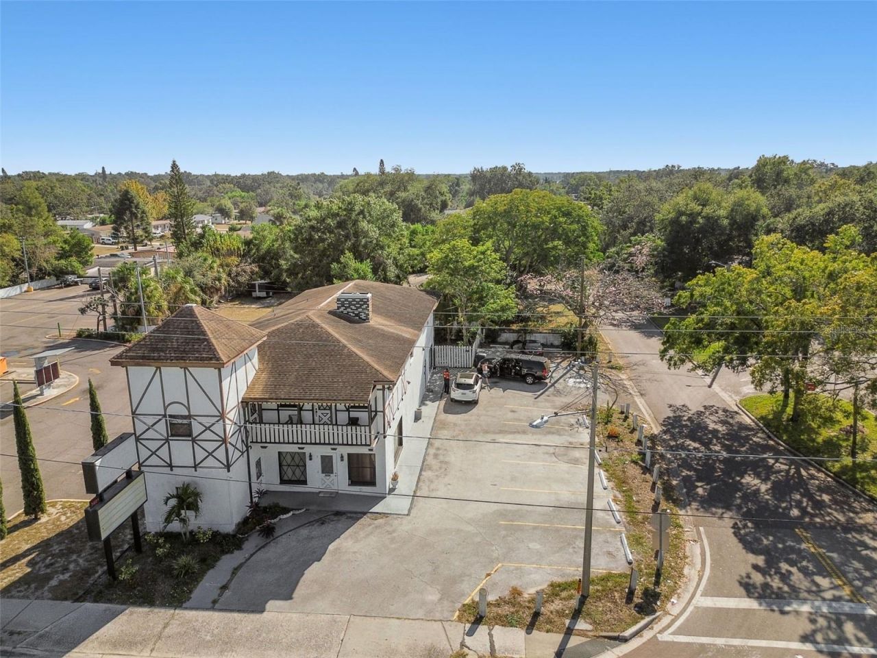 3601 E Busch Boulevard, Tampa, FL 33612 Photo