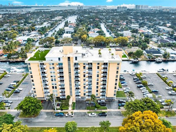 2020 NE 135th St, Unit 805, North Miami, FL 33181