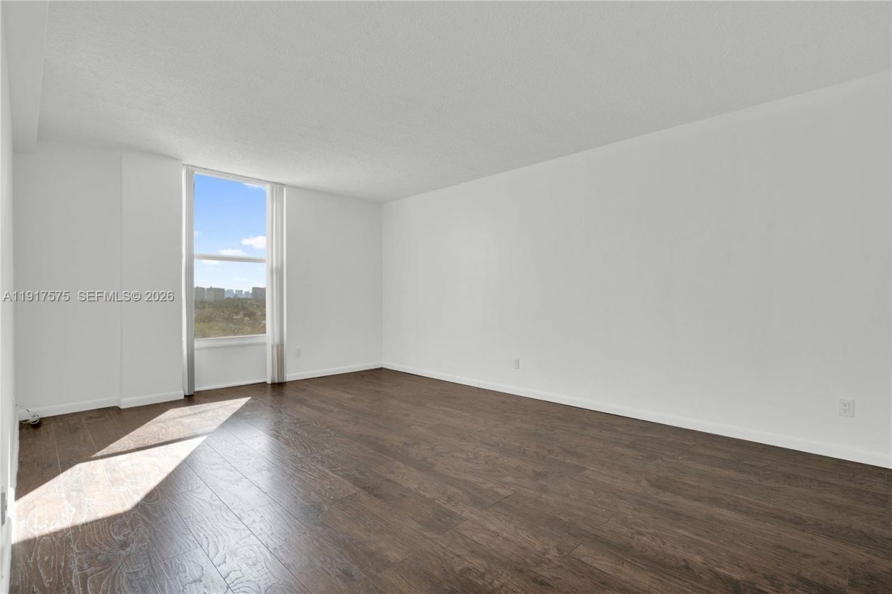 2020 NE 135th St, Unit 805, North Miami, FL 33181 Photo