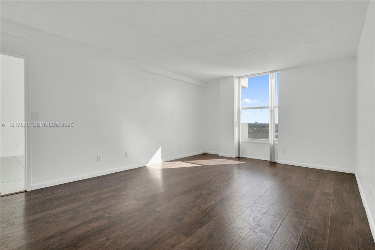 2020 NE 135th St, Unit 805, North Miami, FL 33181 Photo