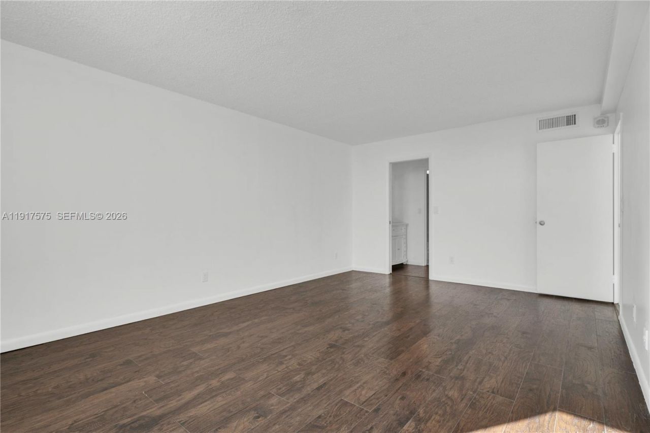 2020 NE 135th St, Unit 805, North Miami, FL 33181 Photo