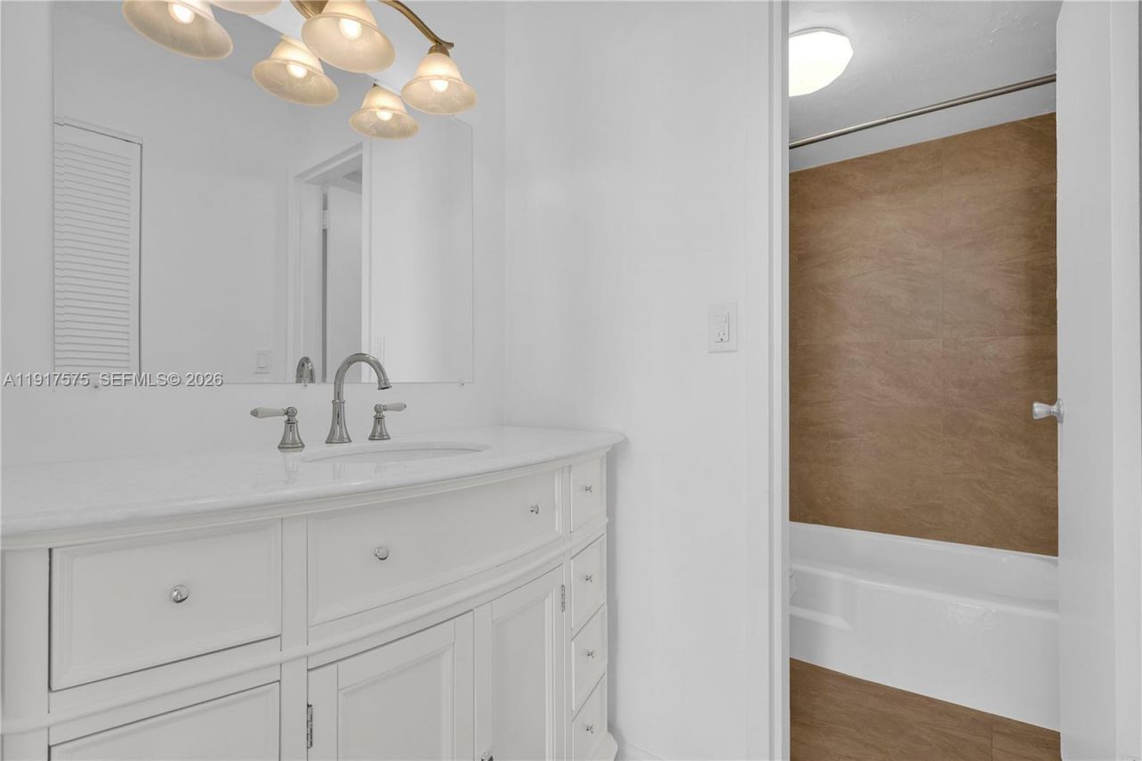 2020 NE 135th St, Unit 805, North Miami, FL 33181 Photo