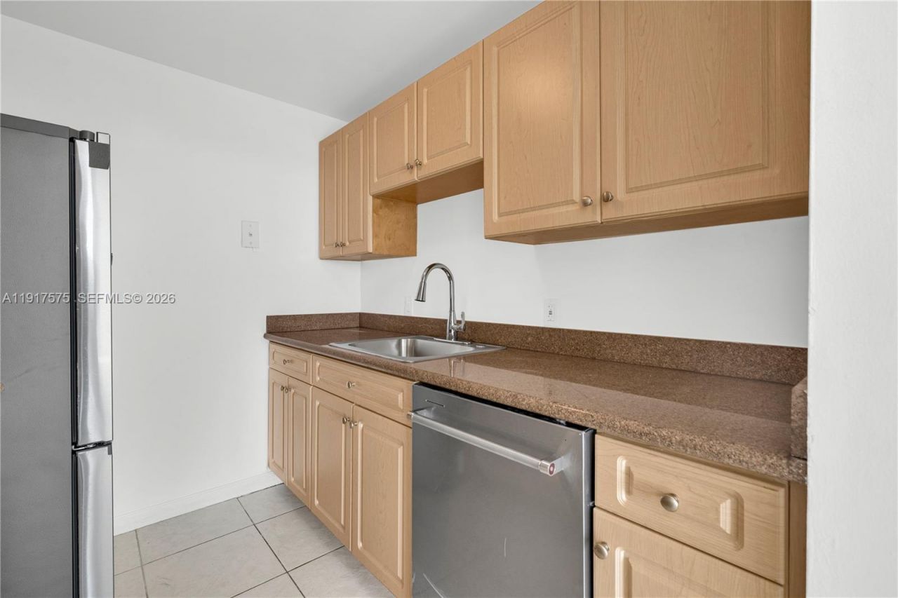 2020 NE 135th St, Unit 805, North Miami, FL 33181 Photo