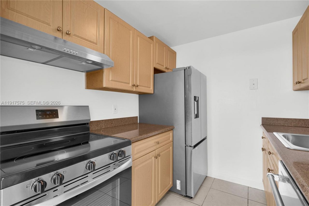 2020 NE 135th St, Unit 805, North Miami, FL 33181 Photo