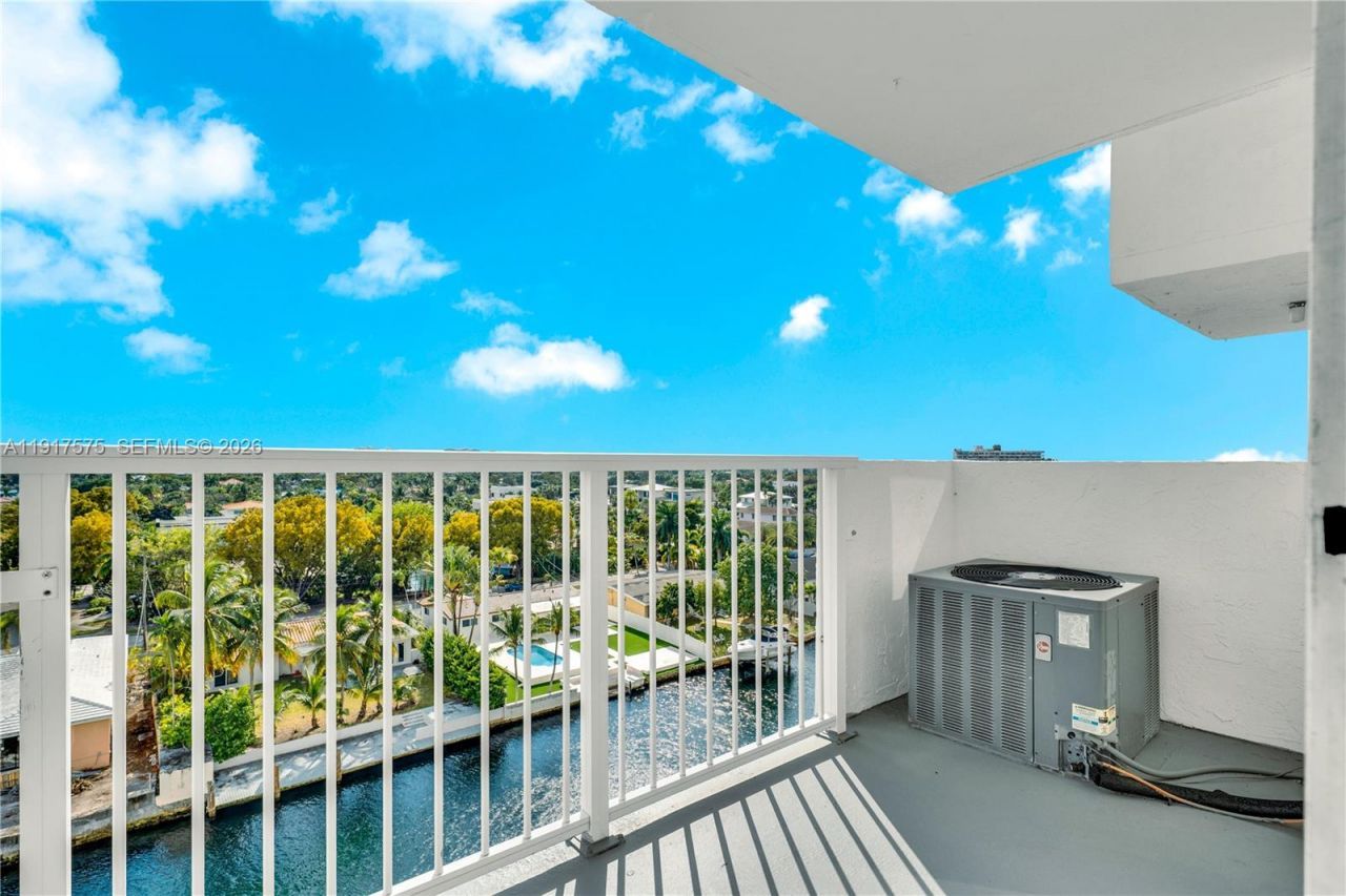 2020 NE 135th St, Unit 805, North Miami, FL 33181 Photo