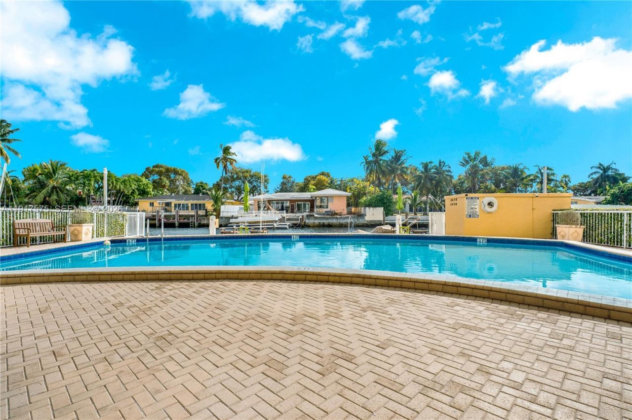 2020 NE 135th St, Unit 805, North Miami, FL 33181 Photo