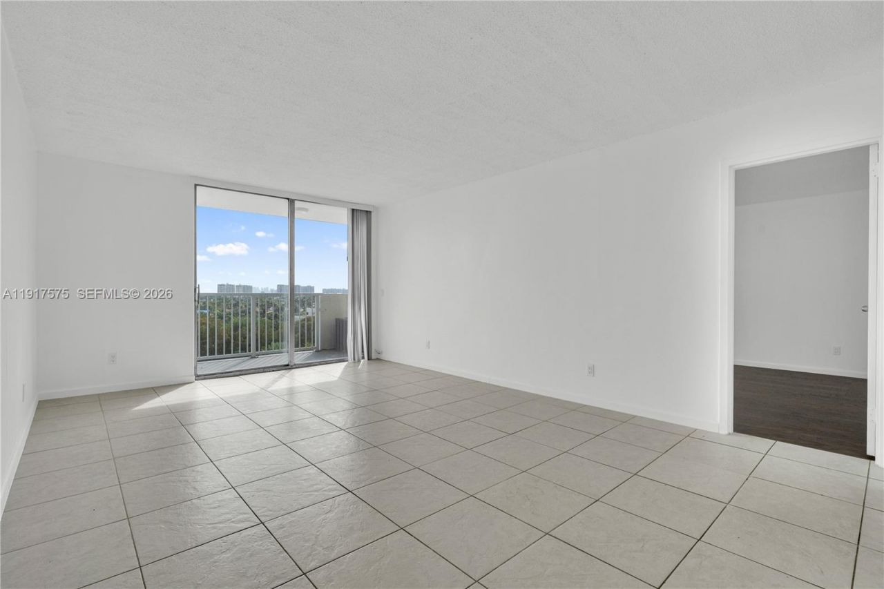 2020 NE 135th St, Unit 805, North Miami, FL 33181 Photo