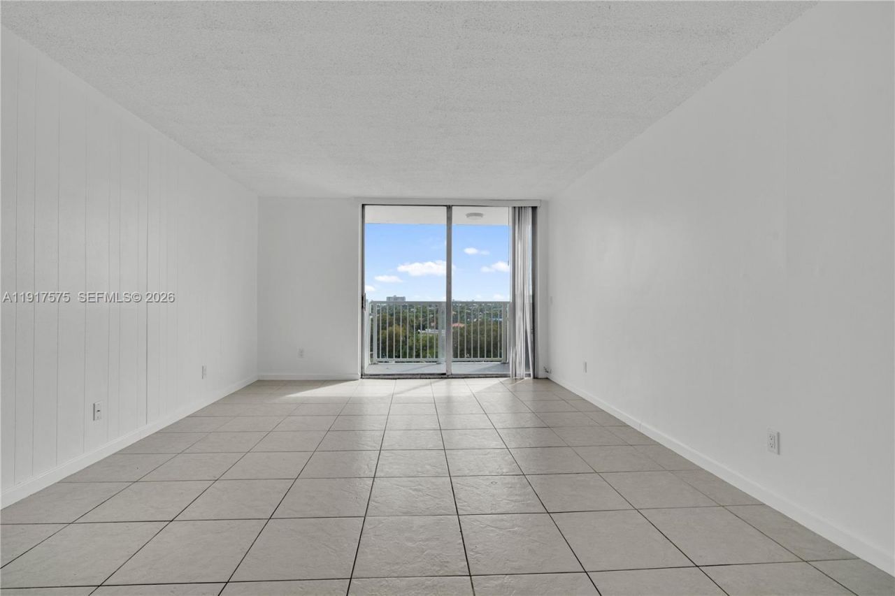 2020 NE 135th St, Unit 805, North Miami, FL 33181 Photo