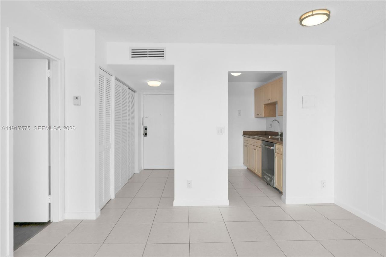 2020 NE 135th St, Unit 805, North Miami, FL 33181 Photo