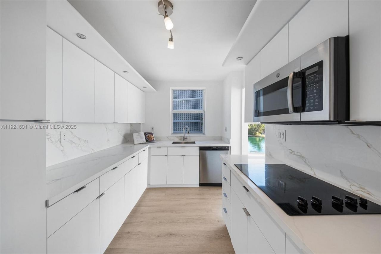 9100 W Bay Harbor Dr, Unit 5A, Bay Harbor Islands, FL 33154 Photo