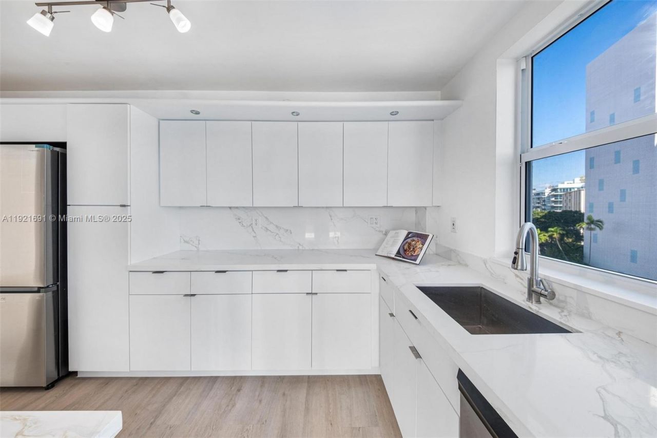 9100 W Bay Harbor Dr, Unit 5A, Bay Harbor Islands, FL 33154 Photo