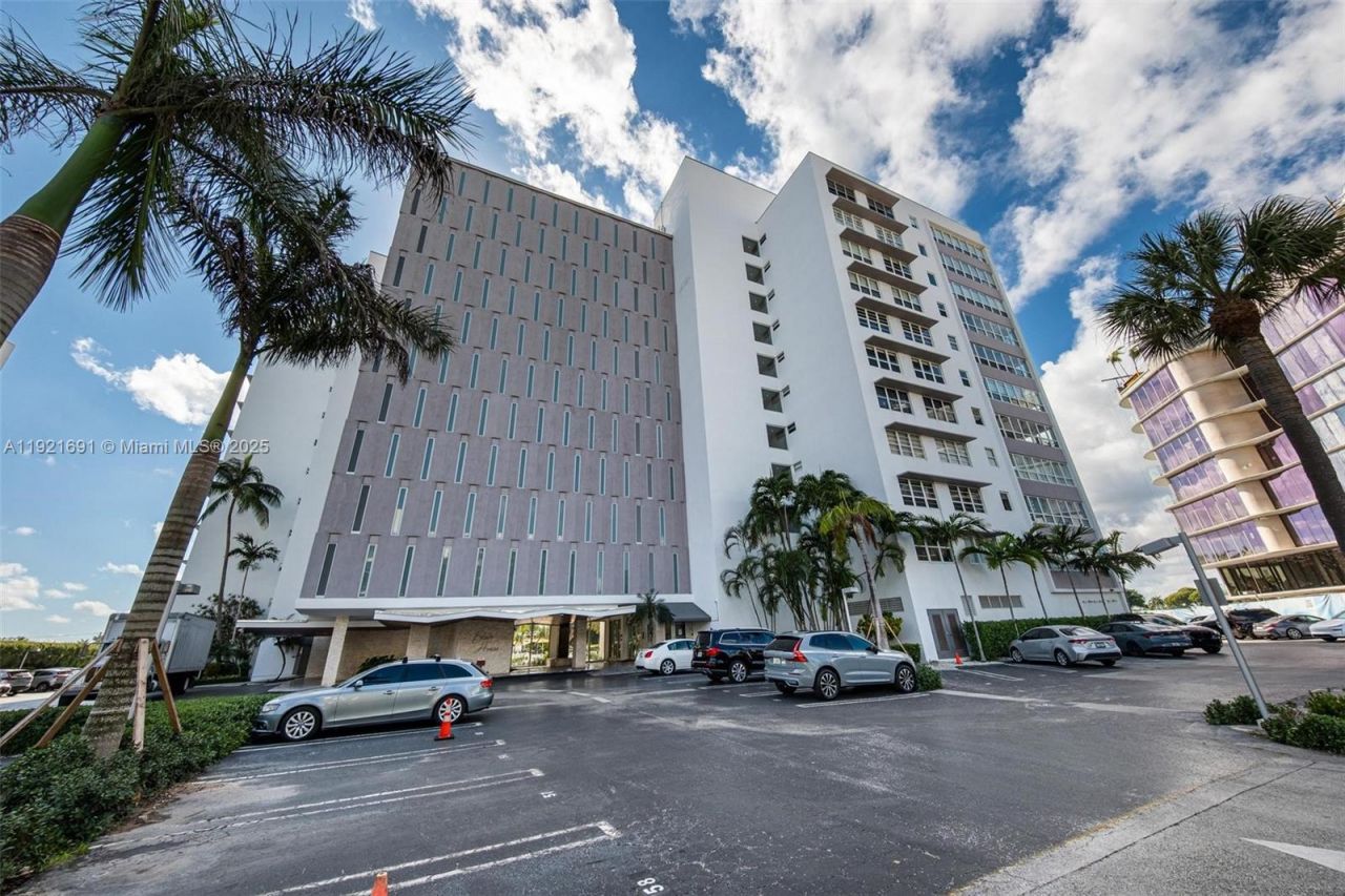 9100 W Bay Harbor Dr, Unit 5A, Bay Harbor Islands, FL 33154 Photo