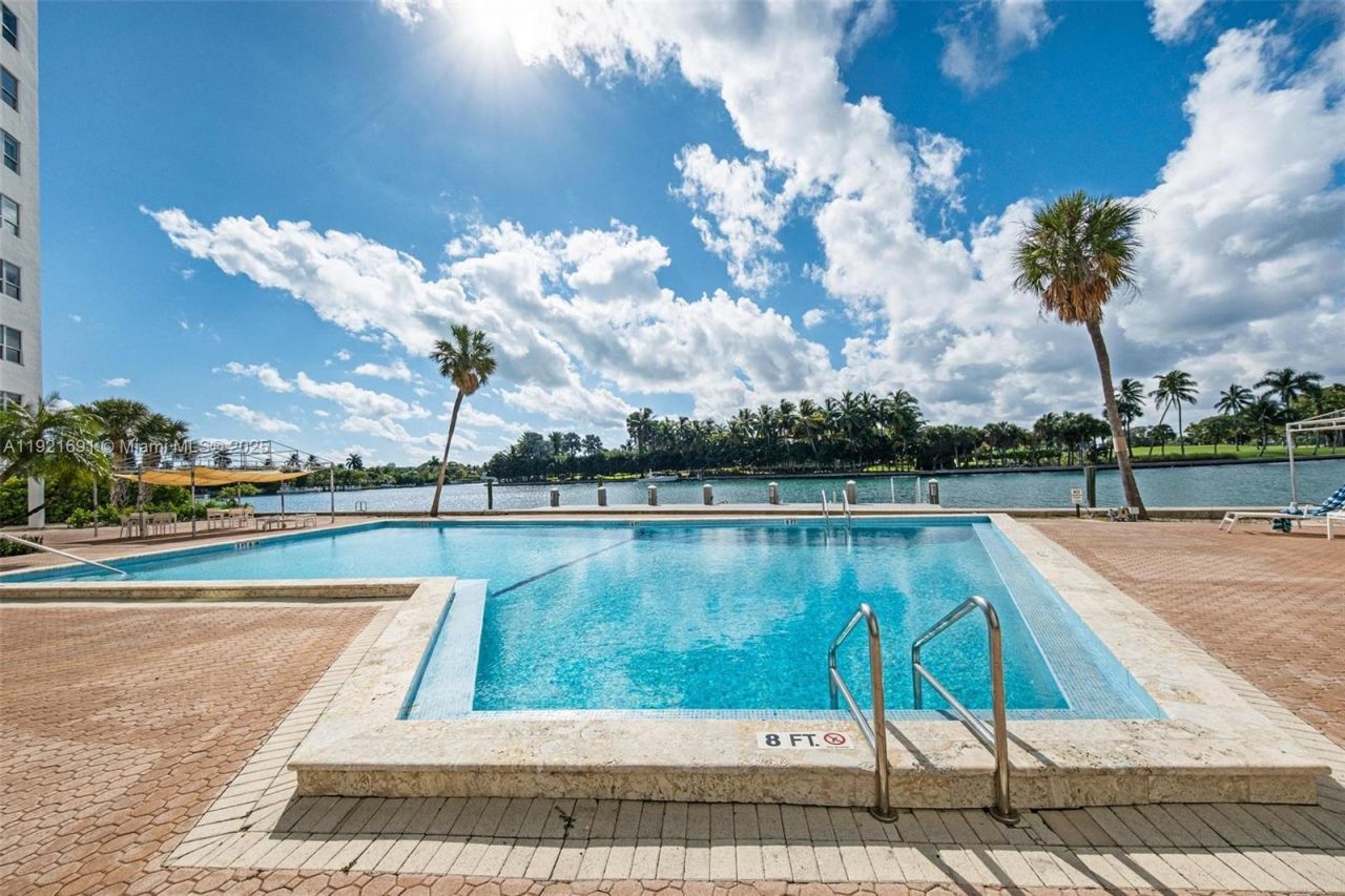 9100 W Bay Harbor Dr, Unit 5A, Bay Harbor Islands, FL 33154 Photo