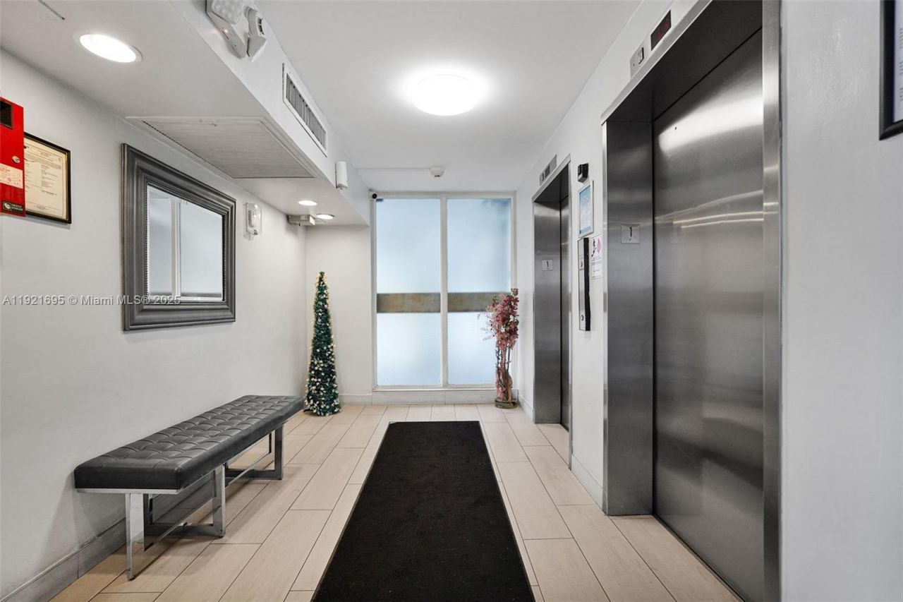 3401 N Country Club Dr, Unit 307, Aventura, FL 33180 Photo